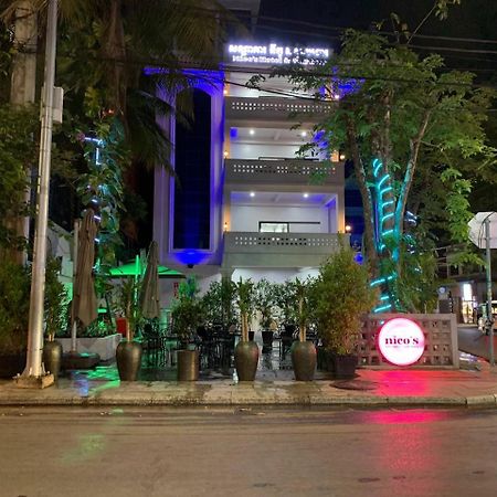 Nico'S Hotel And Skybar Siem Reap Extérieur photo