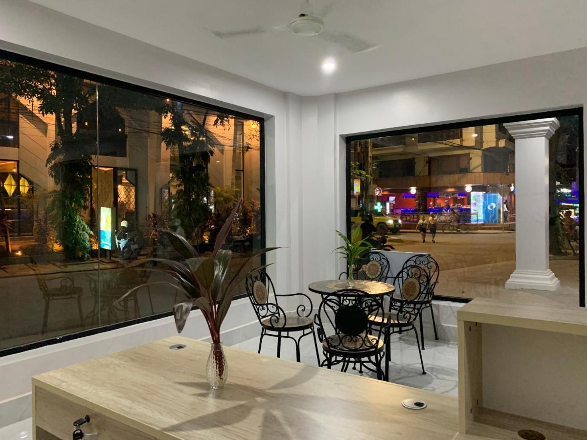 Nico'S Hotel And Skybar Siem Reap Extérieur photo