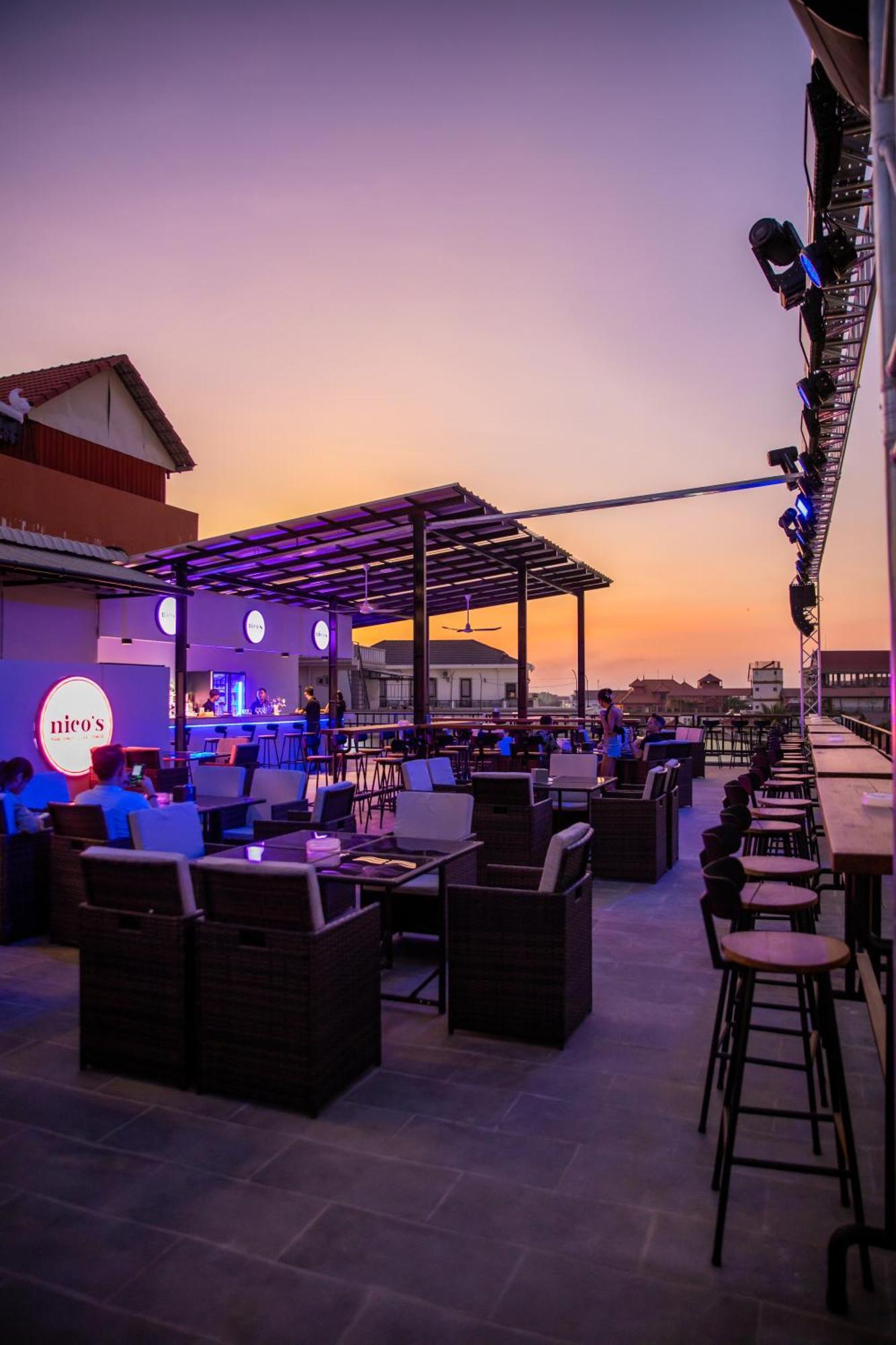 Nico'S Hotel And Skybar Siem Reap Extérieur photo