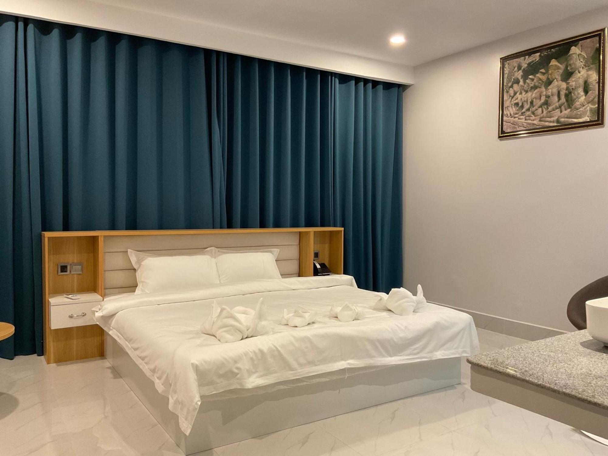 Nico'S Hotel And Skybar Siem Reap Extérieur photo