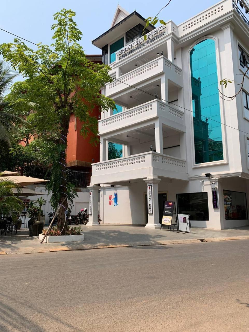 Nico'S Hotel And Skybar Siem Reap Extérieur photo